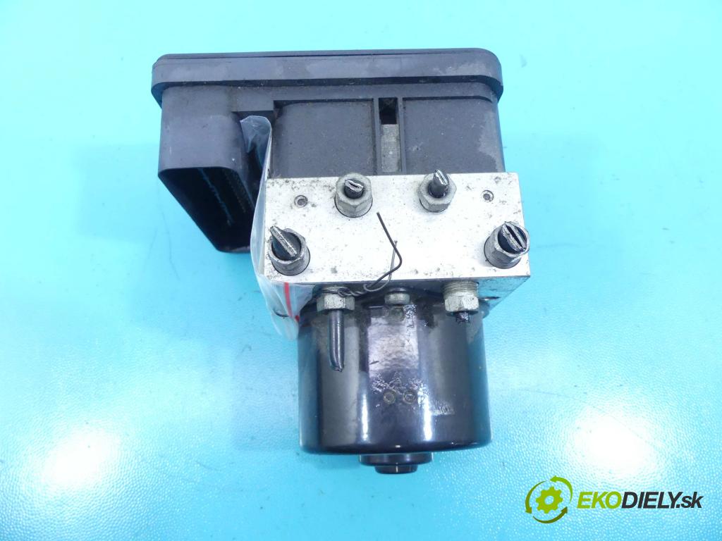 Volvo V50 2.0d 136 HP manual 100 kW 1997 cm3 5- čerpadlo abs 30794730 (Pumpy ABS)