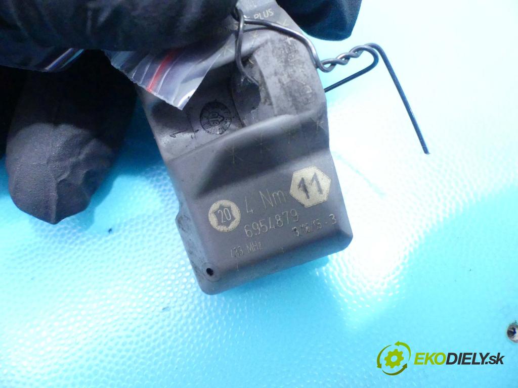 Vw Touareg I 2002-2010 4.2 B V8 310 hp automatic 228 kW 4172 cm3 5- snímač tlaku 7L0907275 (Snímače tlaku)