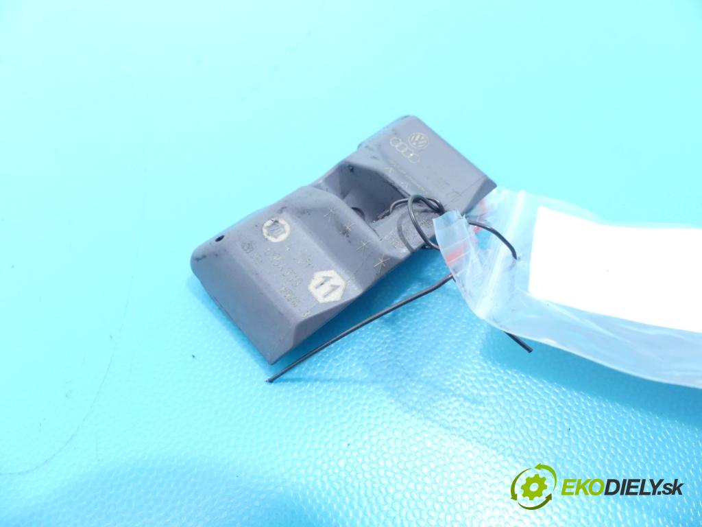 Vw Touareg I 2002-2010 4.2 B V8 310 hp automatic 228 kW 4172 cm3 5- snímač tlaku 7L0907275 (Snímače tlaku)