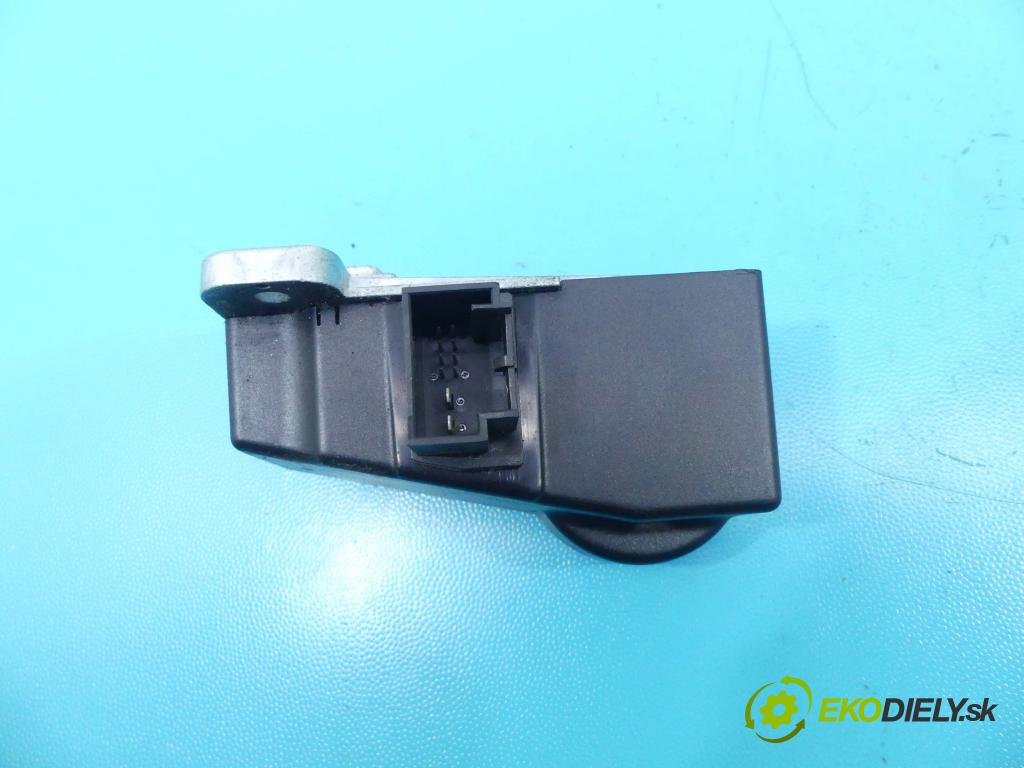 Vw Passat B6 2005-2010 1.9 tdi 105 HP manual 77 kW 1896 cm3 5- Blokáda: řízení: 3C0905861D (Ostatné)