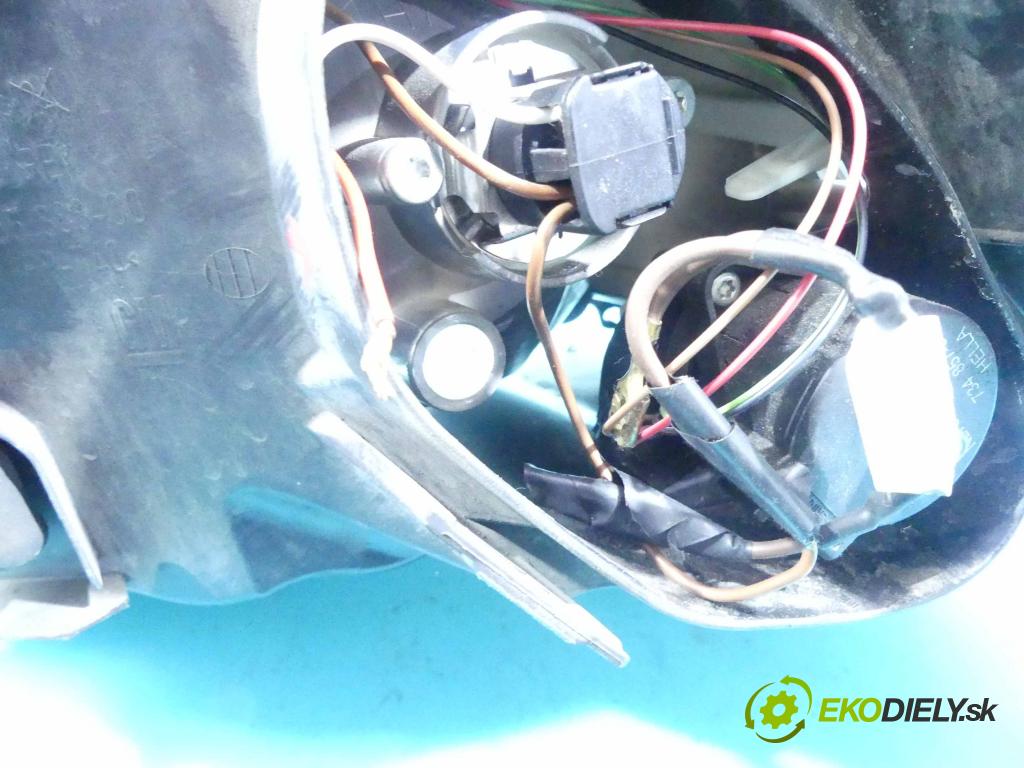 Opel Vectra C 2002-2008 2.0 T 175 HP manual 129 kW 1998 cm3 5- Reflektor: pravý  (Pravé)