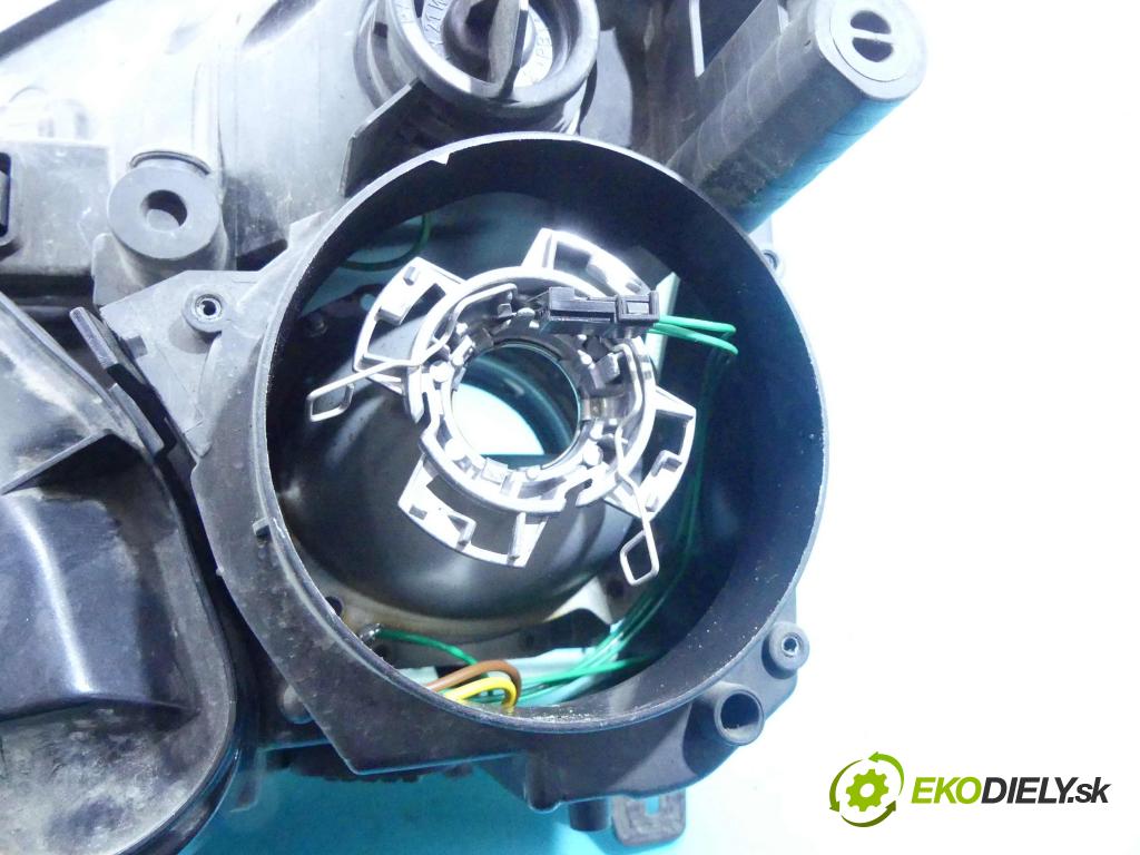 Opel Vectra C 2002-2008 2.0 T 175 HP manual 129 kW 1998 cm3 5- Reflektor: pravý  (Pravé)