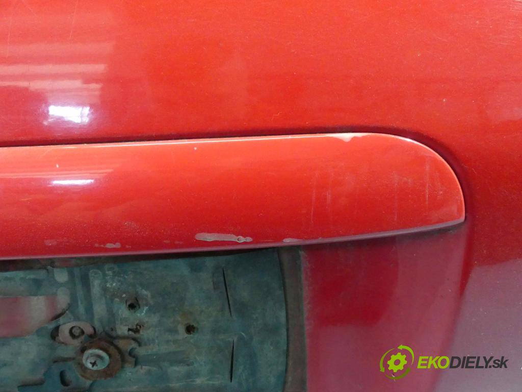 Audi A4 B5 1994-2001 1.8 20v 125 hp manual 92 kW 1781 cm3 5- zadní kufrové dveře  (Zadní kapoty)