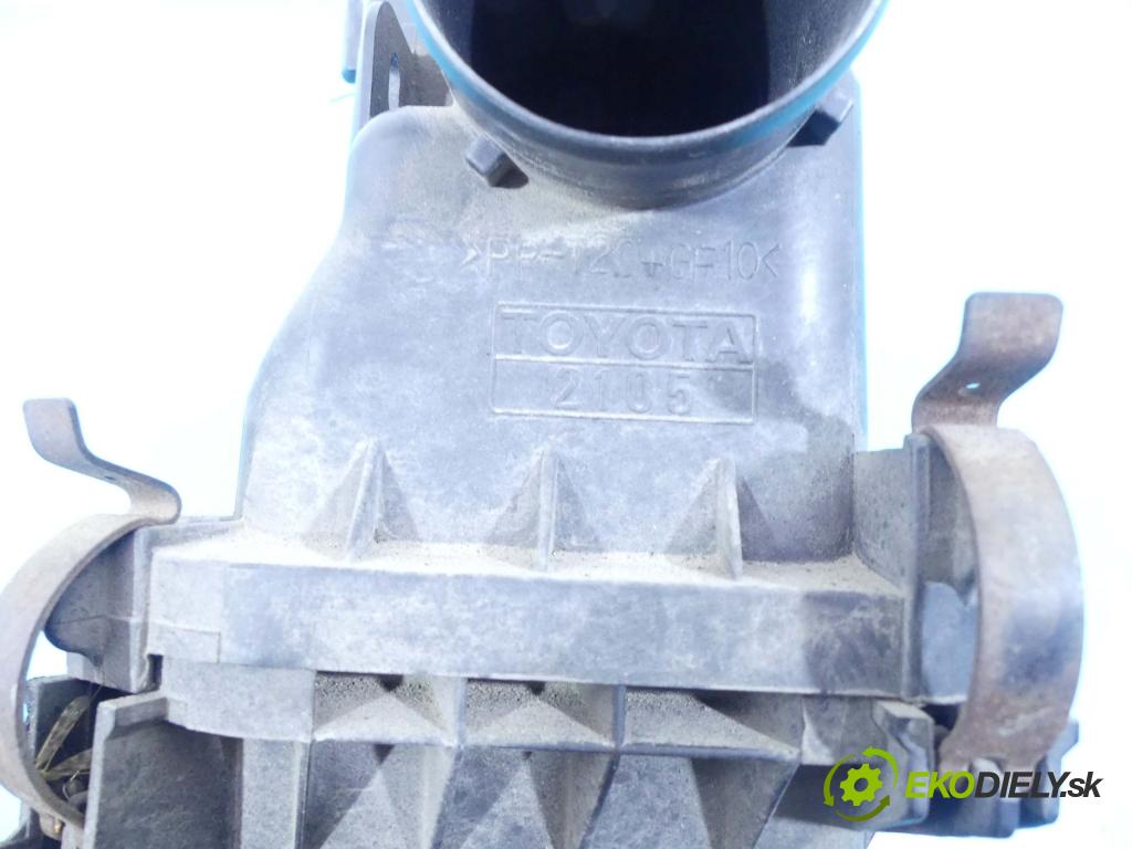 Toyota Yaris I 1999-2005 1.5 vvti 106 hp manual 78 kW 1497 cm3 3- obal filtra vzduchu 17701-21050 (Kryty filtrů)