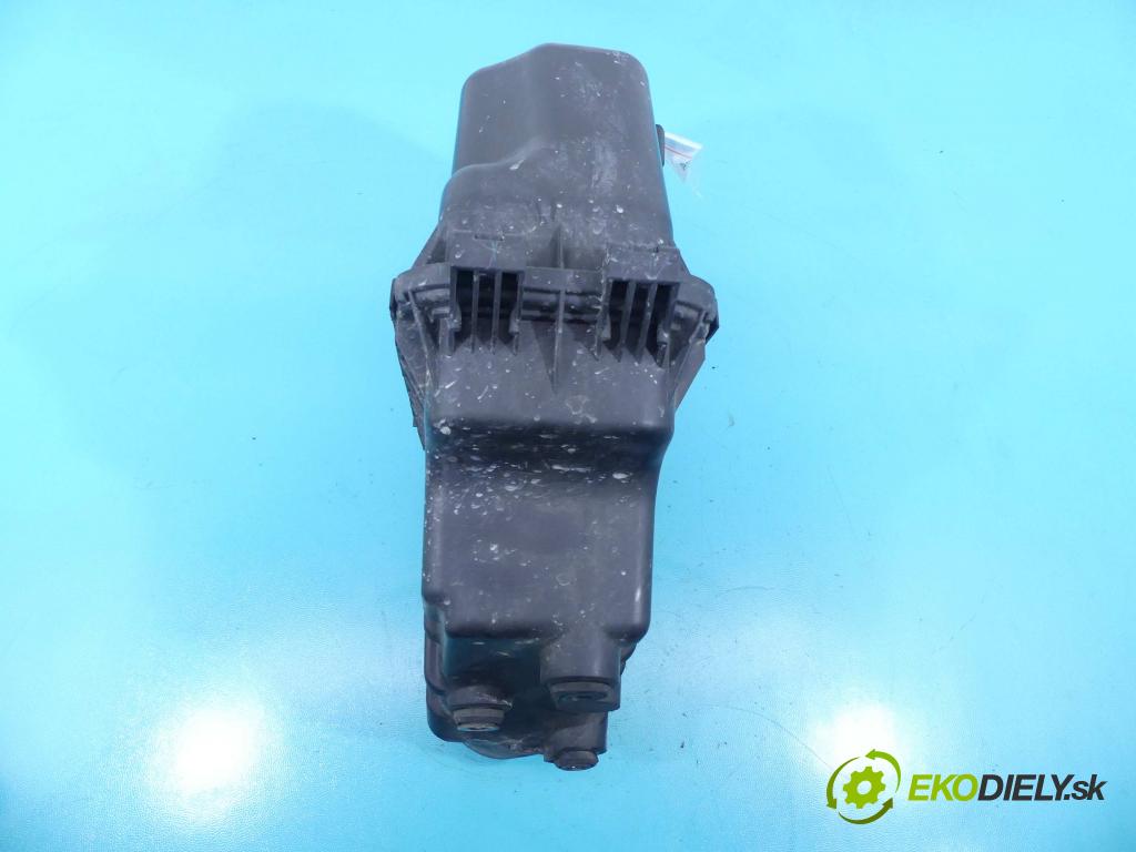 Toyota Yaris I 1999-2005 1.5 vvti 106 hp manual 78 kW 1497 cm3 3- obal filtra vzduchu 17701-21050 (Kryty filtrů)