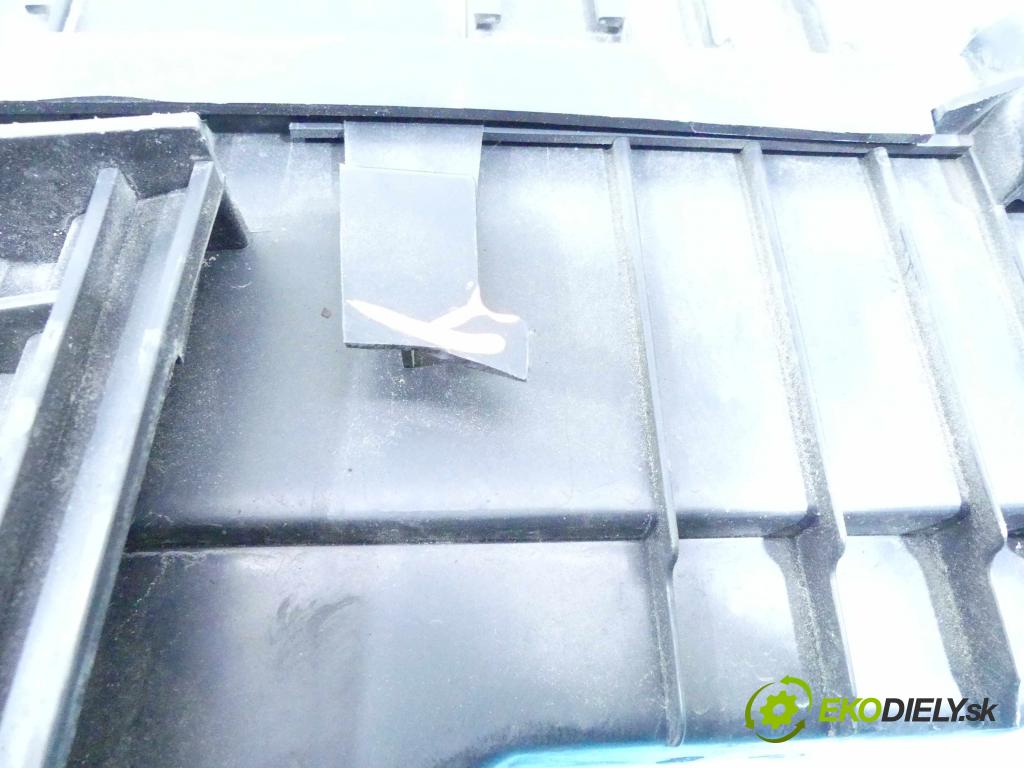 Peugeot 407 2.0 16v 140 hp manual 103 kW 1997 cm3 4- obal filtra vzduchu 9649757680 (Kryty filtrů)