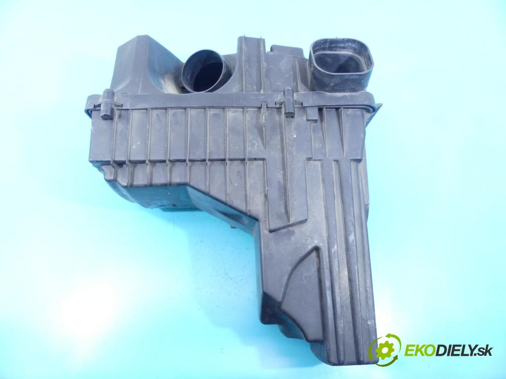 Peugeot 407 2.0 16v 140 hp manual 103 kW 1997 cm3 4- obal filtra vzduchu 9649757680 (Kryty filtrů)