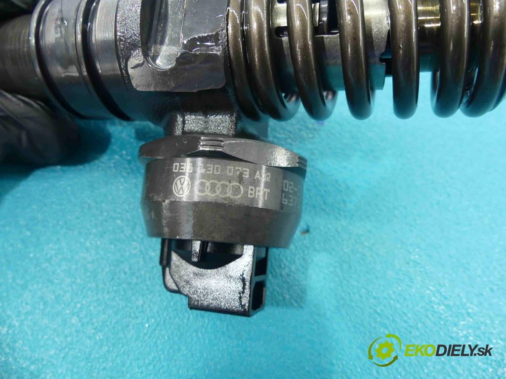 Vw Golf IV 1997-2003 1.9 tdi 101 HP manual 74 kW 1896 cm3 5- vstrekovacie čerpadlo 041720213 (Vstrekovače)