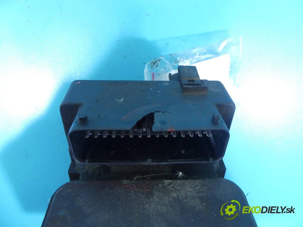 Vw Passat B5 1995-2005 1.8 20v 125 HP manual 92 kW 1781 cm3 5- čerpadlo abs 0273004212 (Pumpy ABS)