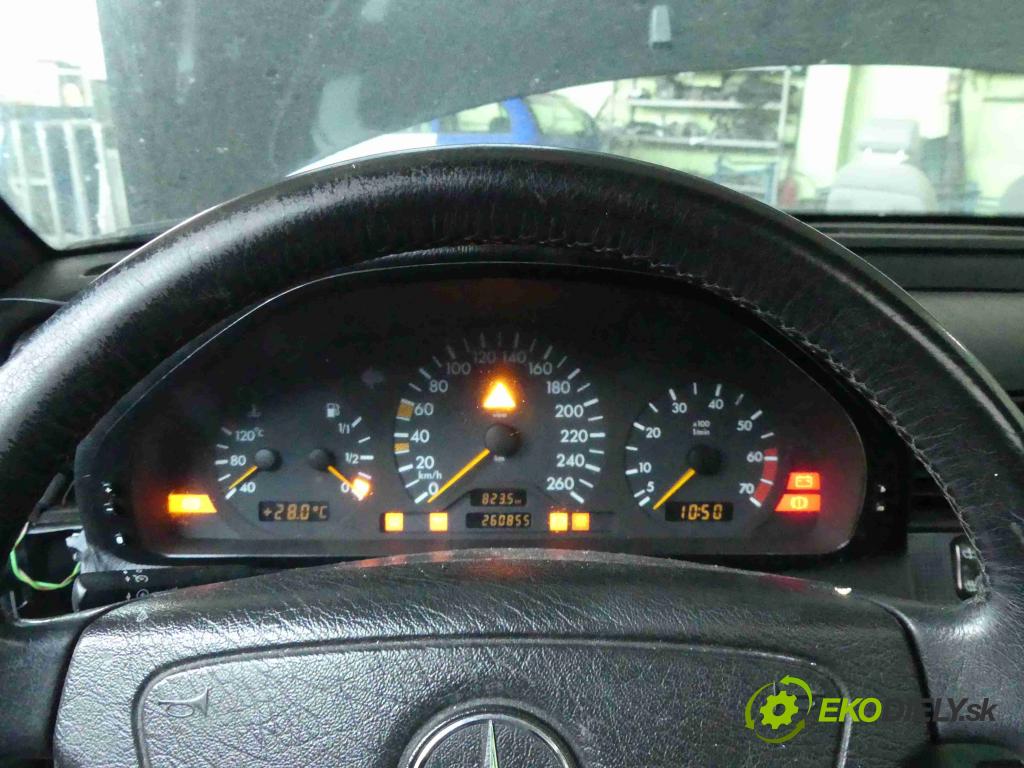 Mercedes C W202 1993-2001 2,2.0 cdi 125 hp automatic 92 kW 2148 cm3 5- Přístrojová deska 2025406948 (Přístrojové desky, displeje)