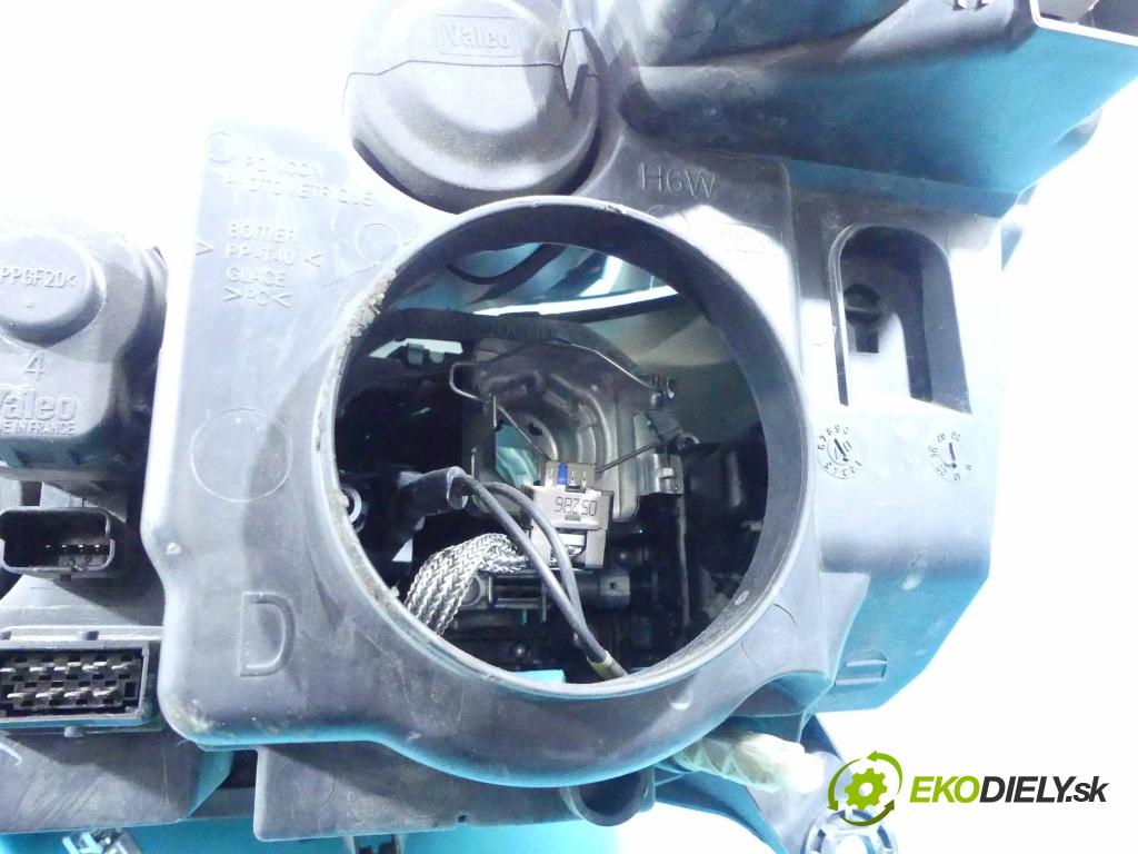 Citroen C5 I 2001-2008 2.0 hdi 136 HP manual 100 kW 1997 cm3 5- Reflektor: pravý 9661316580 (Pravé)