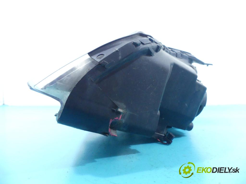 Citroen C5 I 2001-2008 2.0 hdi 136 HP manual 100 kW 1997 cm3 5- Reflektor: pravý 9661316580 (Pravé)