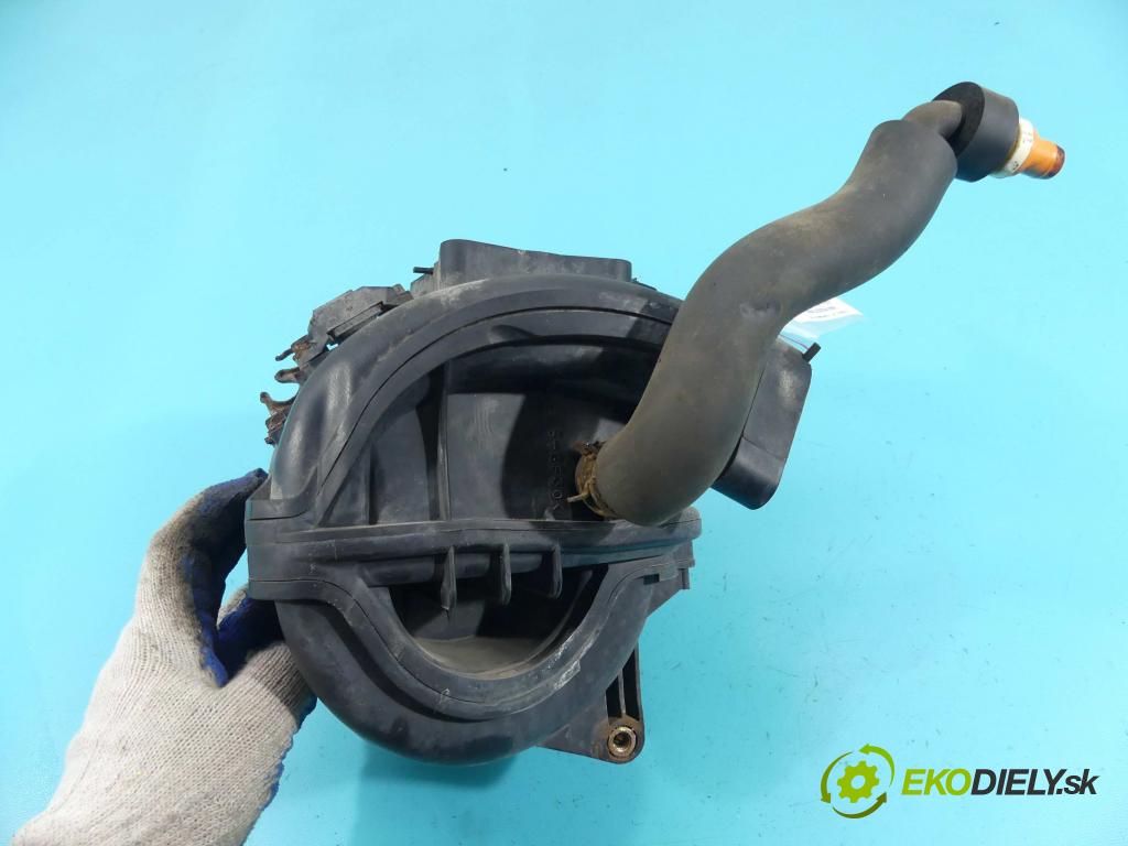 Toyota Yaris III 2011-2018 1.0 vvti 69KM manual 51 kW 998 cm3 5- zvod nasávací  (Sacie potrubia)