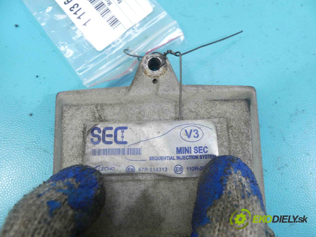 Seat Leon I 1999-2005 1.6 16v 105 HP manual 77 kW 1598 cm3 5- modul riadiaca jednotka 67R014313 (Ostatné)
