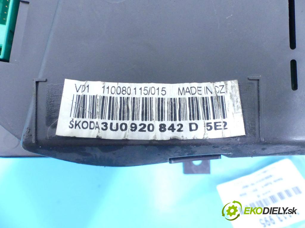 Skoda Superb I 2001-2008 1.9 tdi 116 HP manual 85 kW 1896 cm3 4- prístrojovka/ budíky 3U0920842D (Prístrojové dosky, displeje)