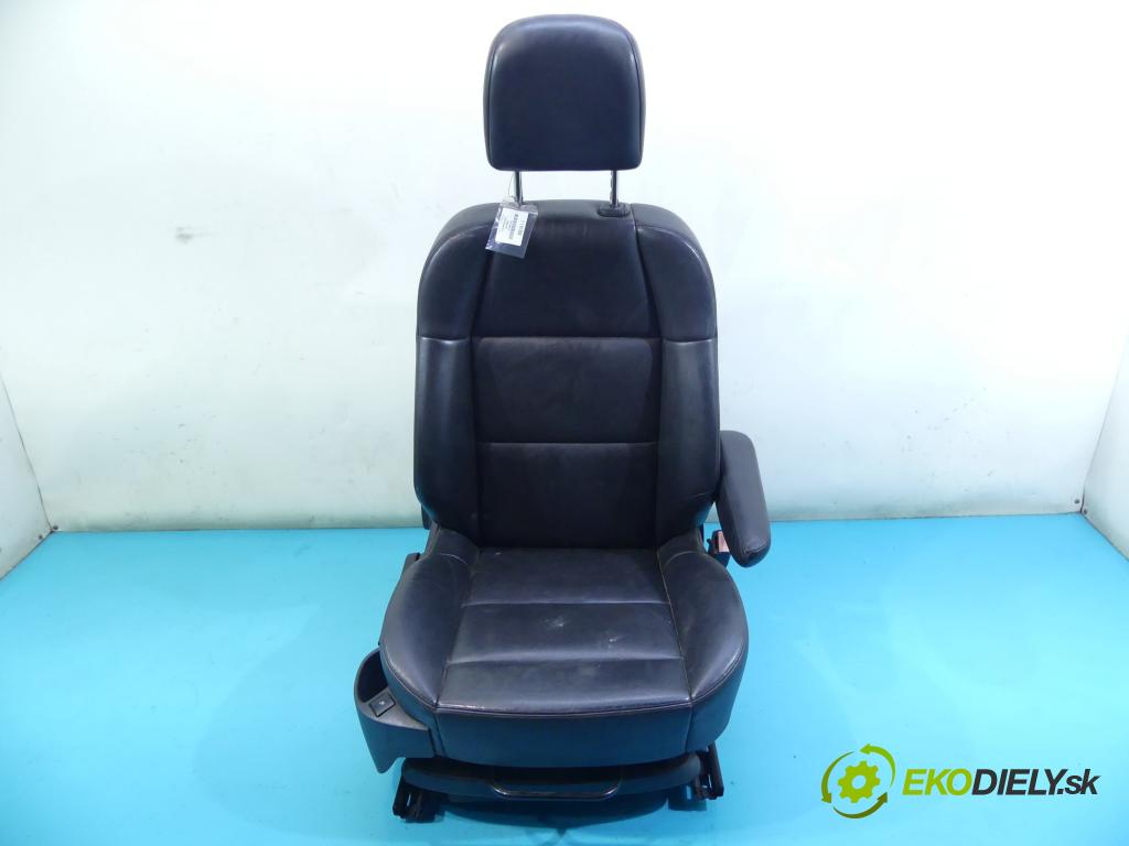 Peugeot 307 2.0 hdi 136hp automatic 100 kW 1997 cm3 5- Sedadlo pravý  (Sedačky, sedadla)