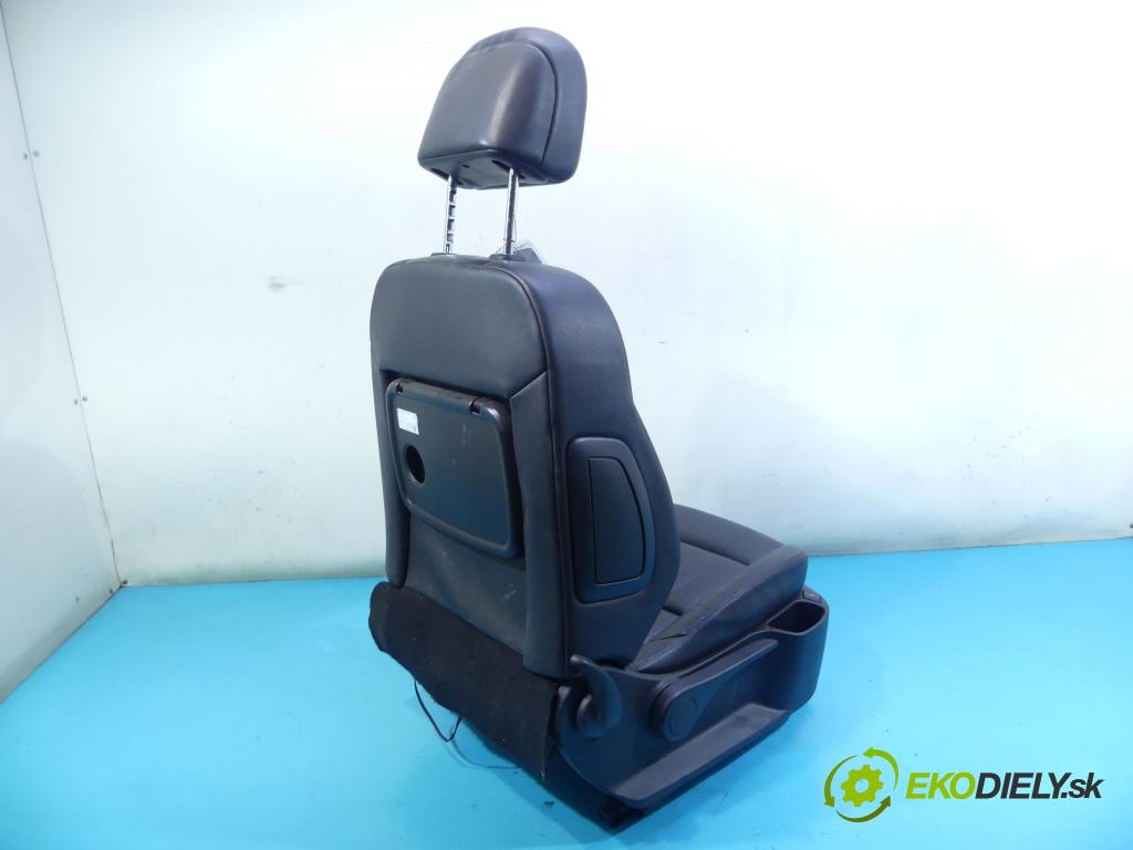 Peugeot 307 2.0 hdi 136hp automatic 100 kW 1997 cm3 5- Sedadlo pravý  (Sedačky, sedadla)