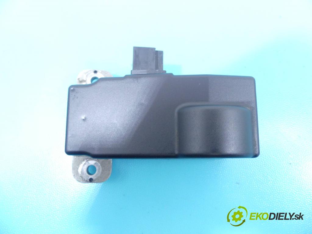 Vw Passat B7 2010-2014 2.0 tdi 140 HP manual 103 kW 1968 cm3 5- Blokáda: řízení: 3C0905861J (Ostatné)