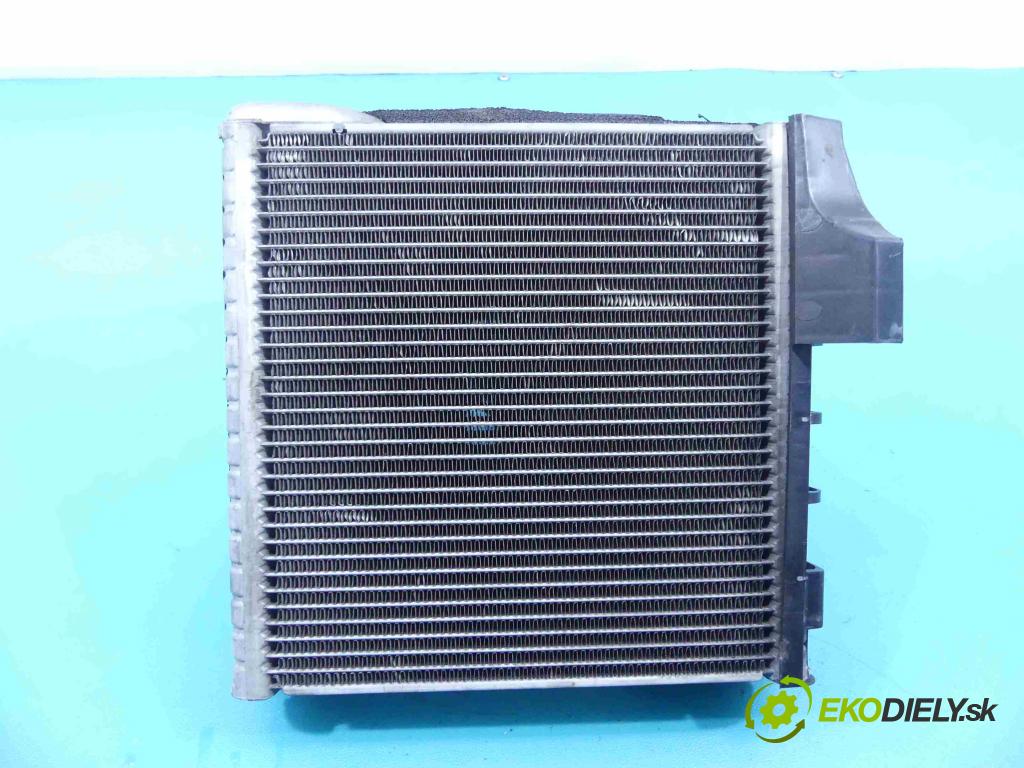 Vw Passat B7 2010-2014 2.0 tdi 140 HP manual 103 kW 1968 cm3 5- radiator  (Radiátory kúrenia)