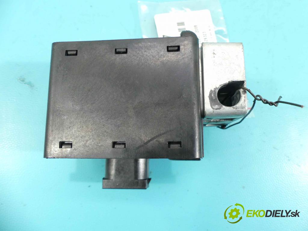 Renault Megane II 2003-2008 1.5 dci 101 HP manual 74 kW 1461 cm3 5- Blokáda: řízení: 8200033233 (Ostatné)