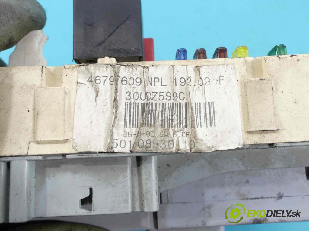 Fiat Stilo 1.2 16v 80 hp manual 59 kW 1242 cm3 3- skříňka pojistková 46797609 (Pojistkové skříňky)