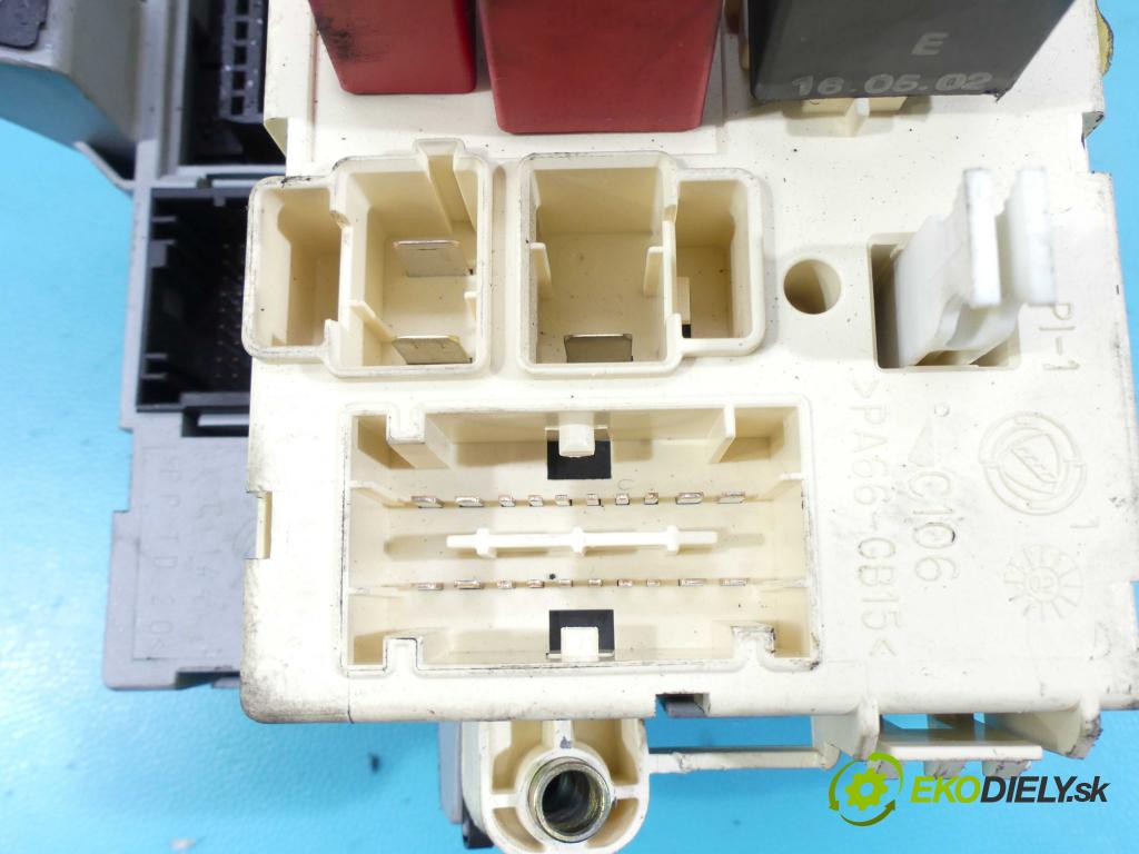 Fiat Stilo 1.2 16v 80 hp manual 59 kW 1242 cm3 3- skříňka pojistková 46797609 (Pojistkové skříňky)