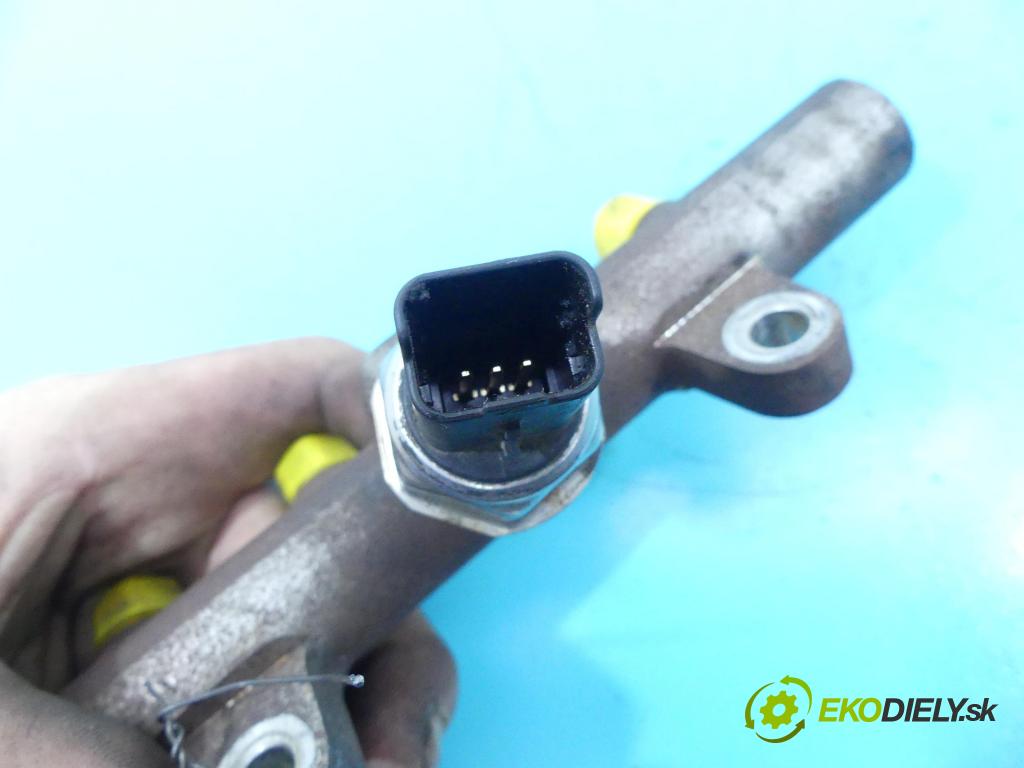 Dacia Logan I 2005-2014 1.5 dci 75 HP manual 55 kW 1461 cm3 5- lišta vstrekovacia 8200701690 (Vstrekovacie lišty)