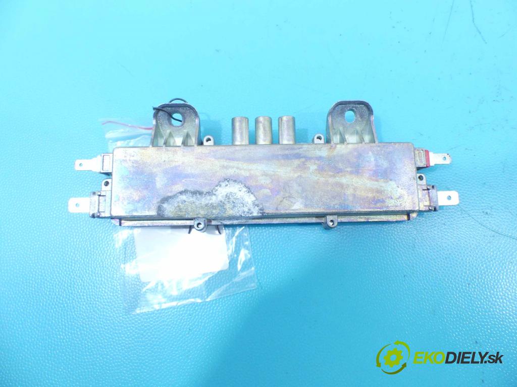 Porsche Cayenne I 2002-2010 4.8 V8 Turbo 500KM automatic 368 kW 4806 cm3 5- Zesilovač: 7L5035225E (Zosilňovače)