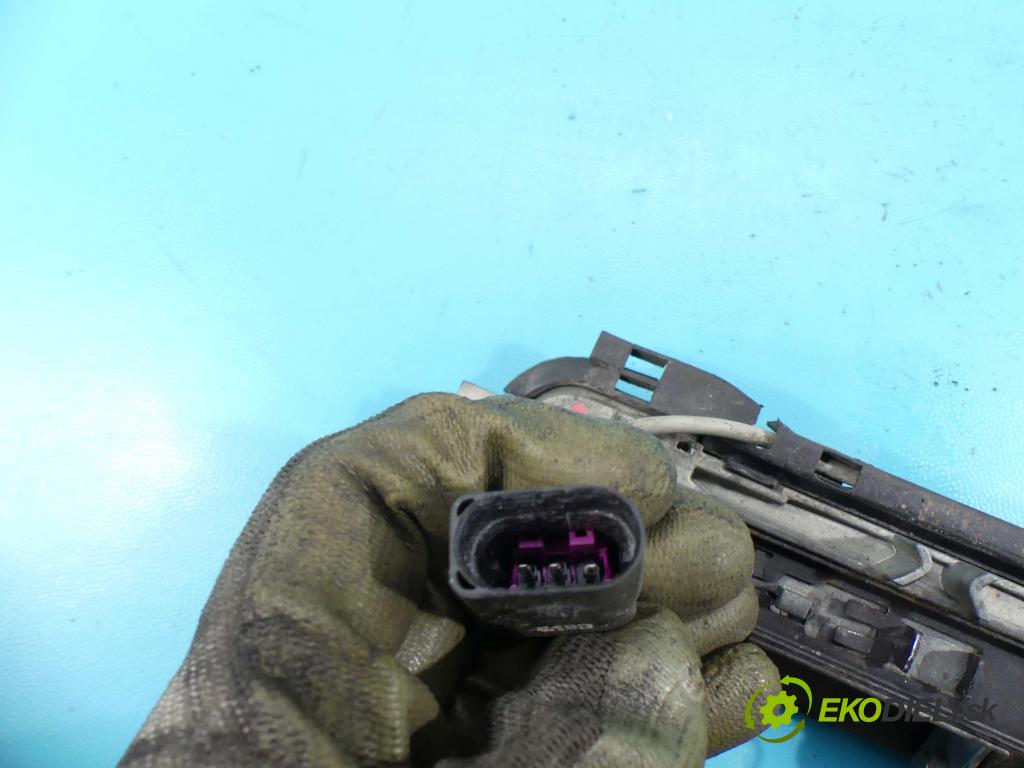 Audi A3 8L 1996-2003 1.6 SR 101 HP manual 74 kW 1595 cm3 3- rukoväť predné ľavé mimo:  (Vonkajšie predné ľavé)