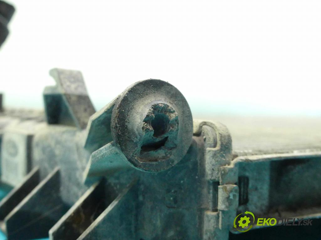 Ford Mondeo Mk3 2000-2007 2.0 tdci 131 HP manual 96 kW 1998 cm3 5- chladič 2S71-8C342-DE (Chladiče)