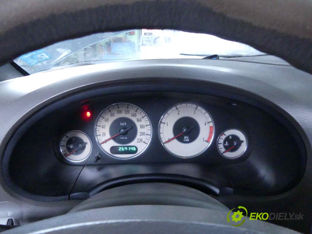 Chrysler Voyager IV 2000-2007 2.5 crdi 141 HP manual 104 kW 2499 cm3 5- prístrojovka/ budíky 04685825AF (Prístrojové dosky, displeje)