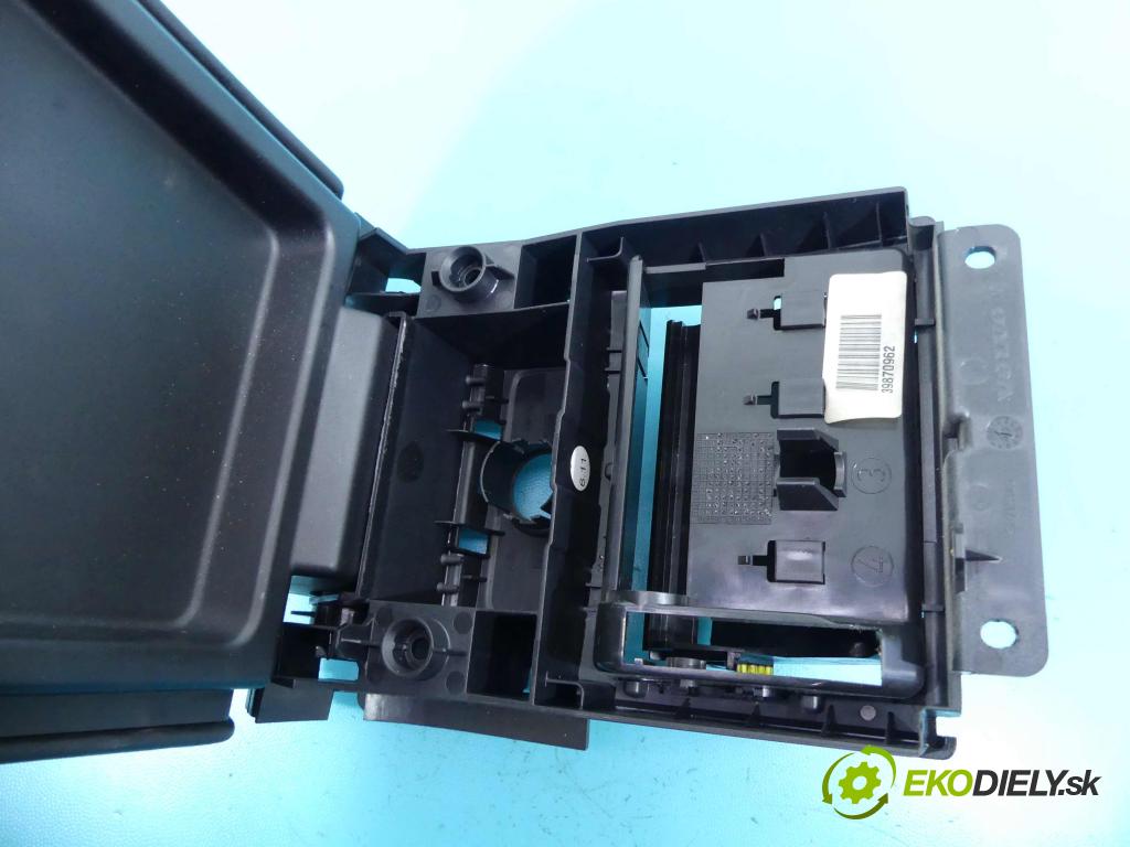 Volvo V70 III 2007-2016 2.4 D5 185 HP automatic 136 kW 2400 cm3 5- operadlo 30715140 (Lakťové opierky)