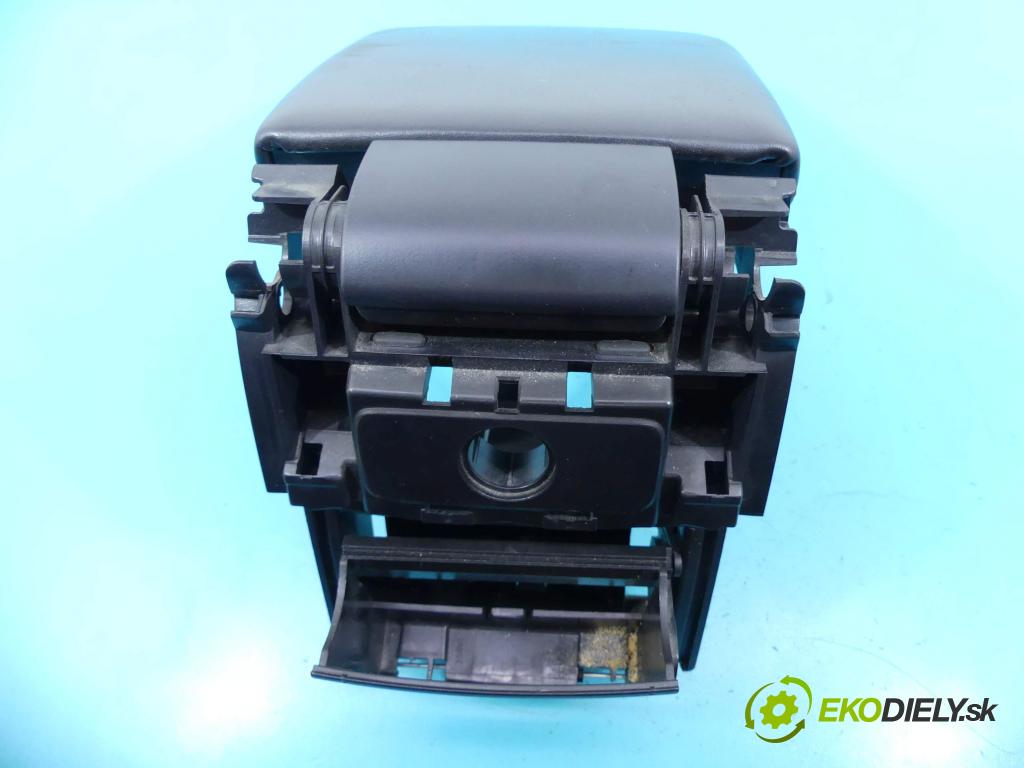 Volvo V70 III 2007-2016 2.4 D5 185 HP automatic 136 kW 2400 cm3 5- operadlo 30715140 (Lakťové opierky)