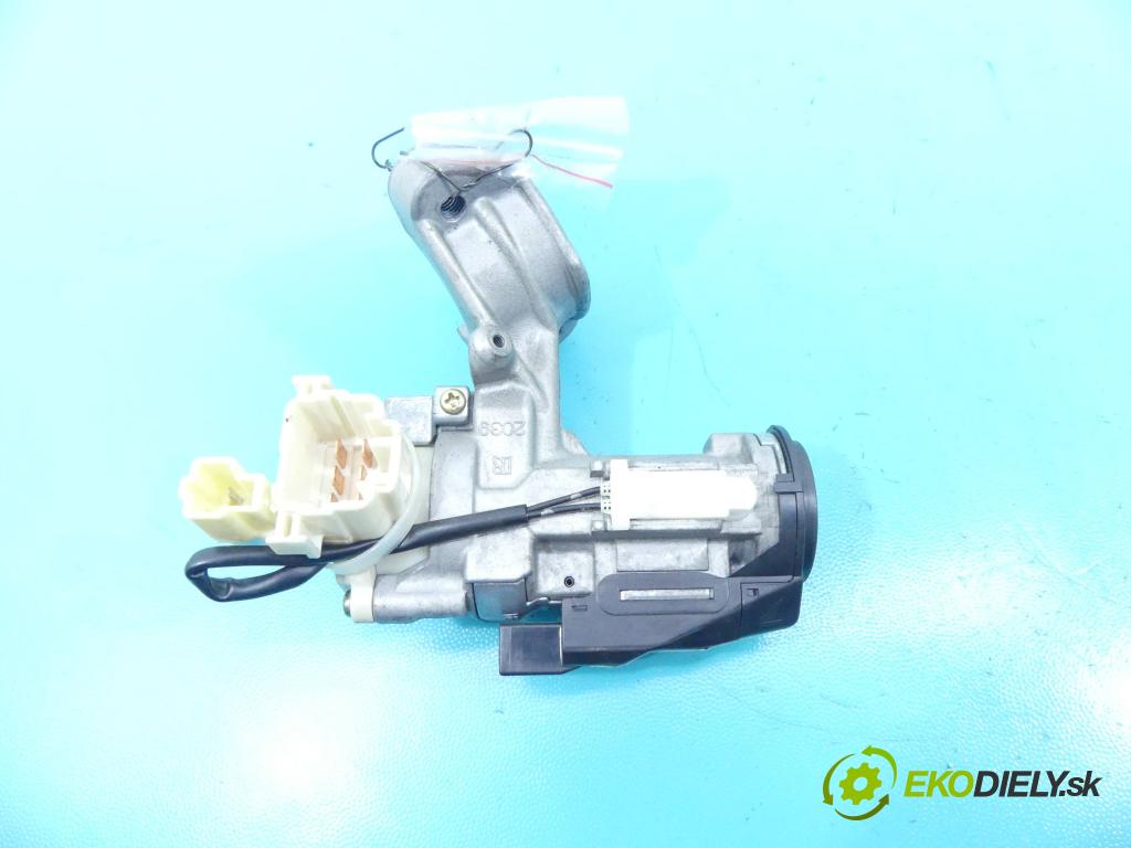 Toyota Corolla Verso I 2001-2004 2.0 D4D 90 HP manual 66 kW 1995 cm3 5- Spínačka  (Spínacie skrinky a kľúče)