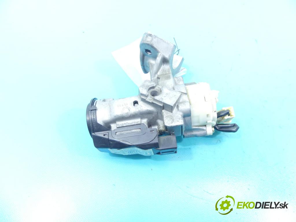 Toyota Corolla Verso I 2001-2004 2.0 D4D 90 HP manual 66 kW 1995 cm3 5- Spínačka  (Spínacie skrinky a kľúče)