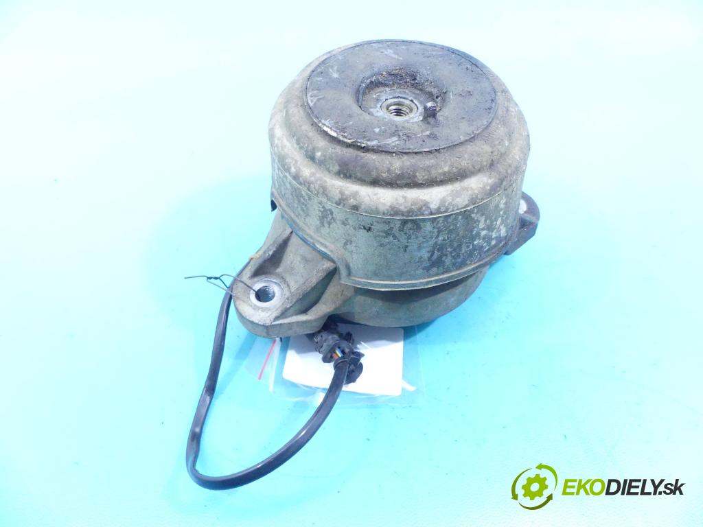 Mercedes GLK X204 2008-2015 2,2.0 cdi 170 HP automatic 125 kW 2143 cm3 5- airbag motora A2042403617 (Držiaky motora)