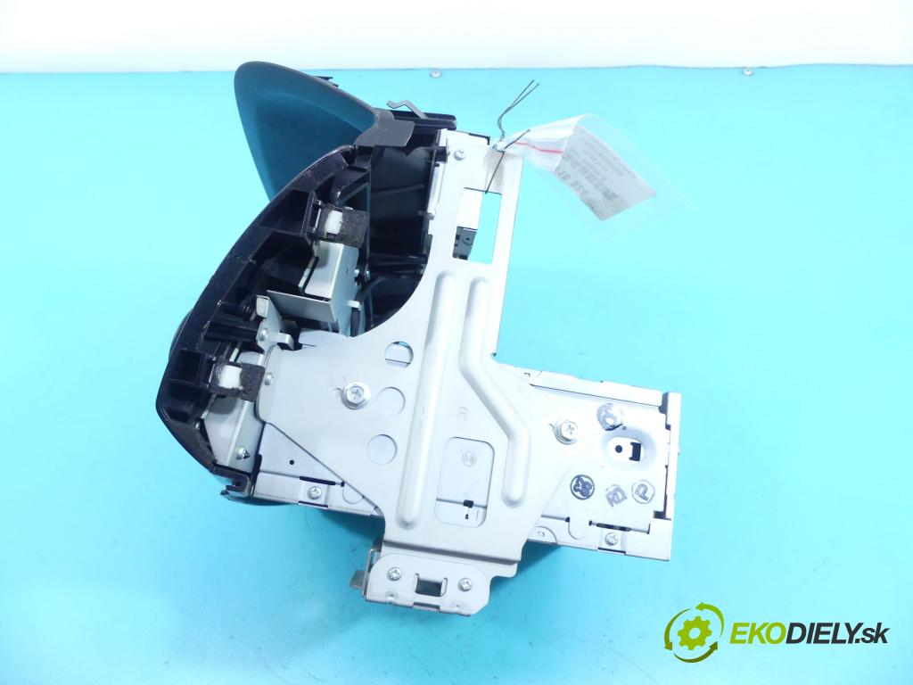 Honda Fr-v 1.7 16v 125 HP manual 92 kW 1668 cm3 5- Radio továreň: 39100-SJD-G01