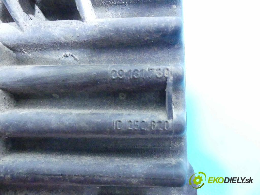 Opel Astra II 1998-2009 1.6 16v 101 HP manual 74 kW 1598 cm3 5- Relé: 09131730 (Relé)