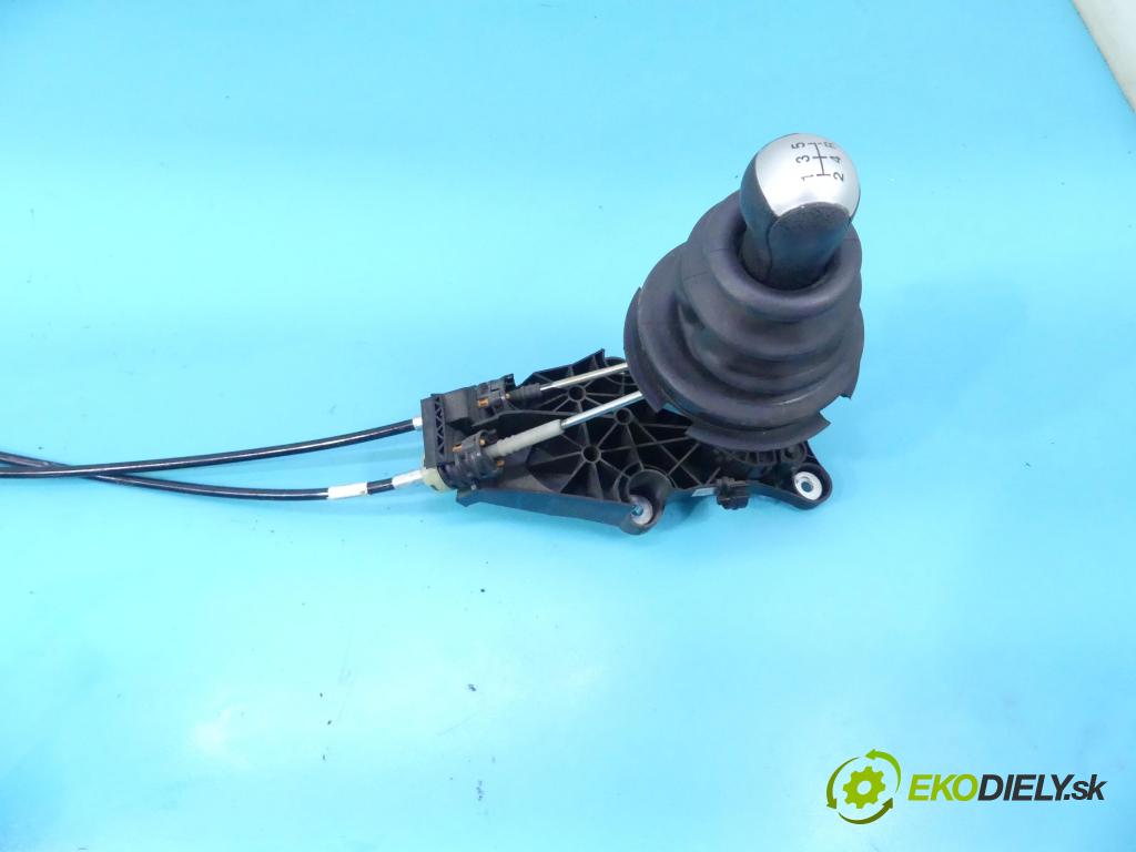 Ford Fiesta Mk6 2002-2008 1.6 16v 101 HP manual 74 kW 1596 cm3 3- Páka: Změny: stupeň,rýchlosť 5S6R-7C453-MA (Rýchlostné páky / kulisy)