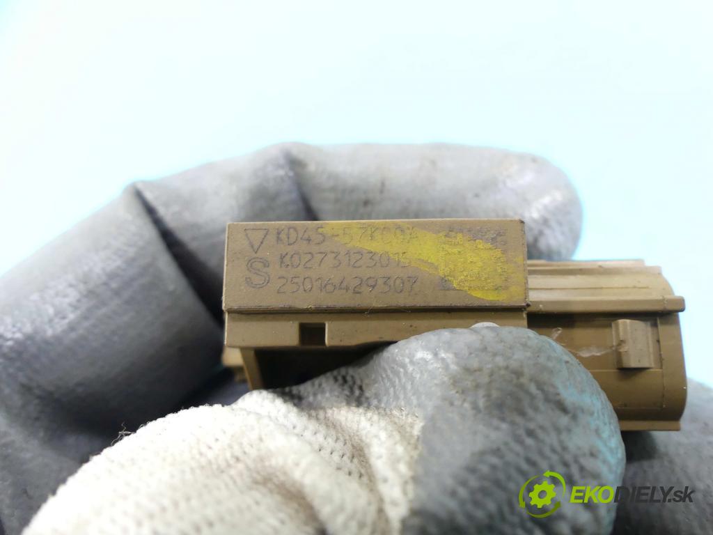 Mazda 3 III BM 2013-2018 2.0 16v 120 HP manual 88 kW 1998 cm3 4- snímač šokovat: K0273123015 (Snímače nárazu)