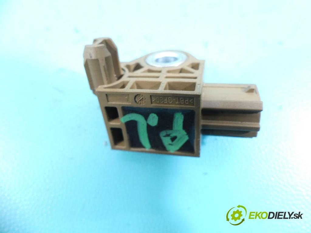 Mazda 3 III BM 2013-2018 2.0 16v 120 HP manual 88 kW 1998 cm3 4- snímač šokovat: KD45-57KC0A (Snímače nárazu)