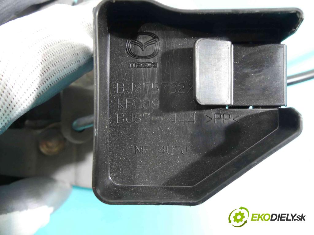 Mazda 3 III BM 2013-2018 2.0 16v 120 hp manual 88 kW 1998 cm3 4- zámek zadní pravý BJS75732X