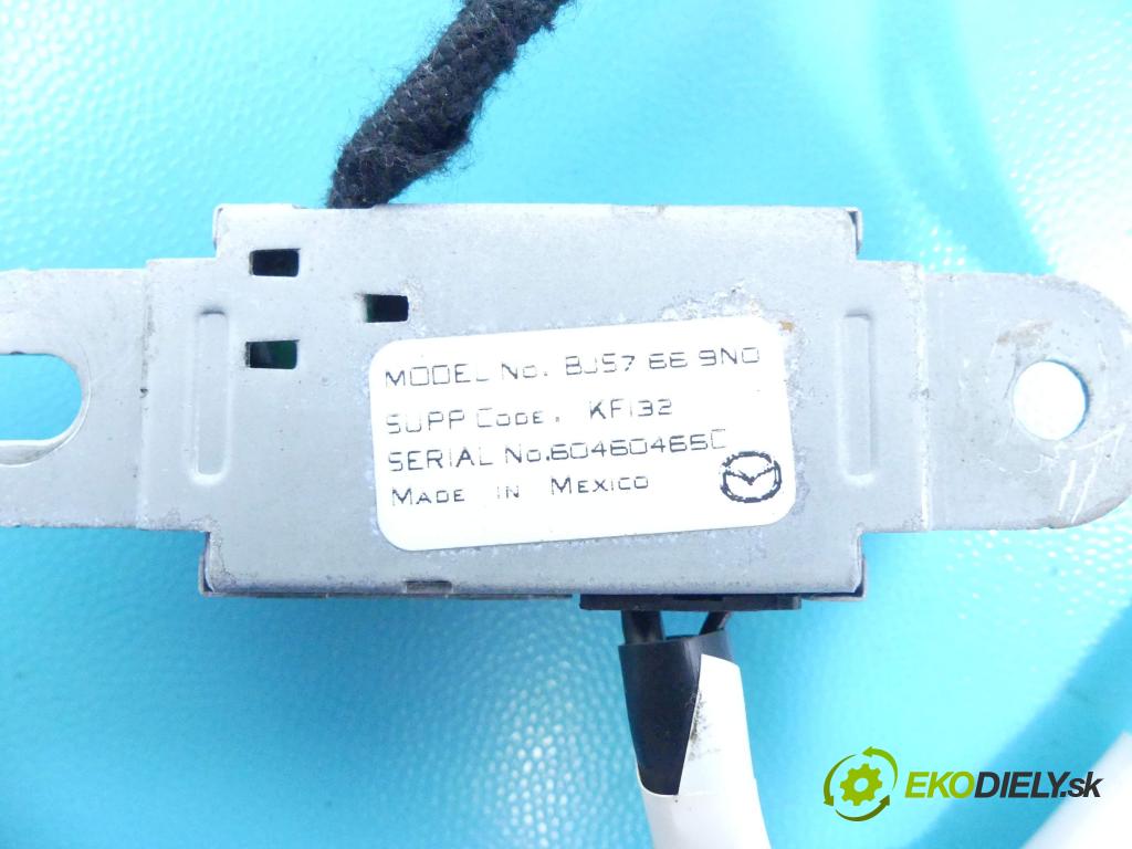 Mazda 3 III BM 2013-2018 2.0 16v 120 HP manual 88 kW 1998 cm3 4- Zesilovač: BJS7669N0 (Zosilňovače)