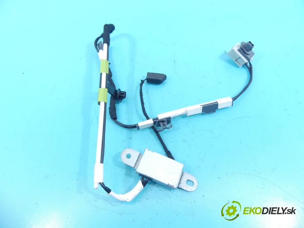 Mazda 3 III BM 2013-2018 2.0 16v 120 HP manual 88 kW 1998 cm3 4- Zesilovač: BJS7669N0 (Zosilňovače)