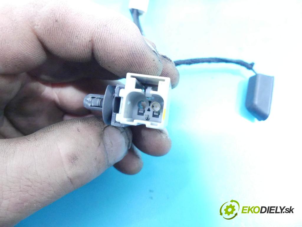 Mazda 3 III BM 2013-2018 2.0 16v 120 HP manual 88 kW 1998 cm3 4- Zesilovač: BJS7669N0 (Zosilňovače)