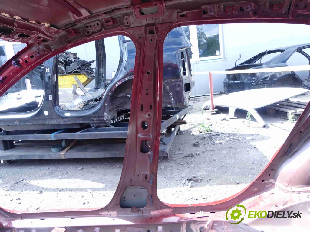 Mazda 3 III BM 2013-2018 2.0 16v 120 hp manual 88 kW 1998 cm3 4- práh pravý  (Ostatní)