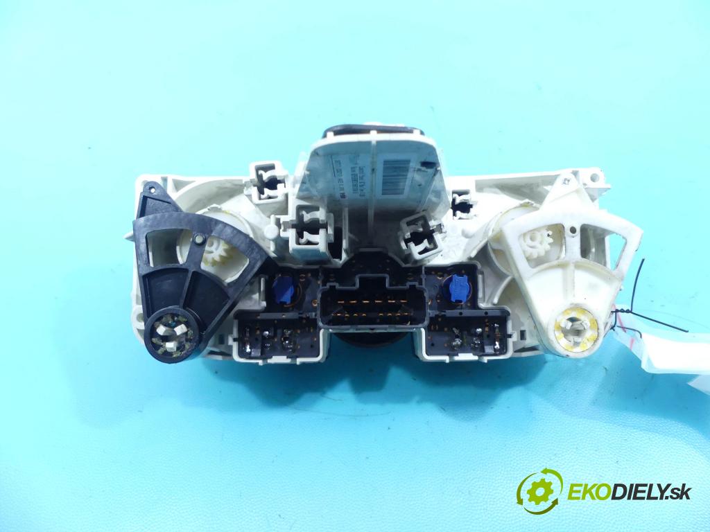 Nissan Micra K12 2003-2010 1.2 16v 65 HP manual 48 kW 1240 cm3 3- panel kúrenia F667193V