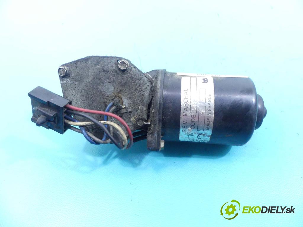 Renault 9 1.6d 54 HP manual 40 kW 1599 cm3 4- motor stieračov predné