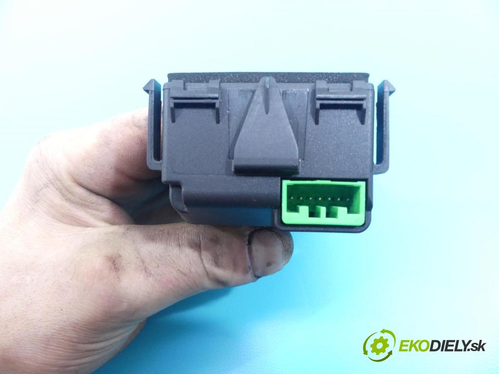 Mazda 3 III BM 2013-2018 2.0 16v 120 HP manual 88 kW 1998 cm3 4- snímač déšť: GHP9-67XD0 (Snímače dažďa)