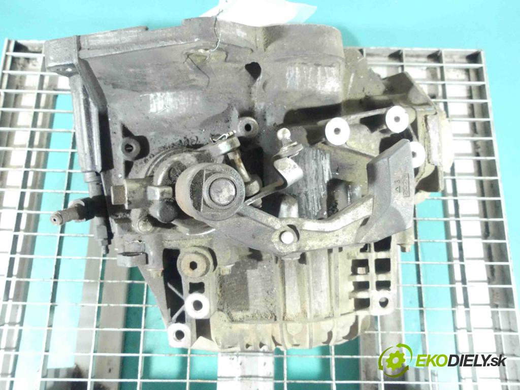 Fiat Punto Grande 1,3.0 jtd 90 HP manual 66 kW 1248 cm3 3- prevodovka stupeň,rýchlosť manual
